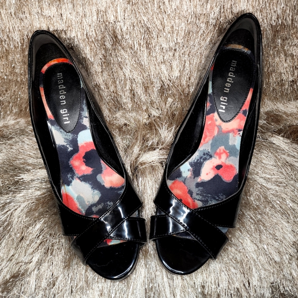 Steve Madden, Madden Girl Collection Black Pumps